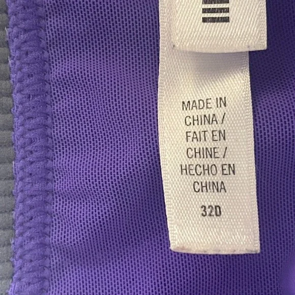 Victoria Secret  VSX Purple Cross Back Lightweight Sports Bra Sz 32D Wireless - Picture 6 of 6